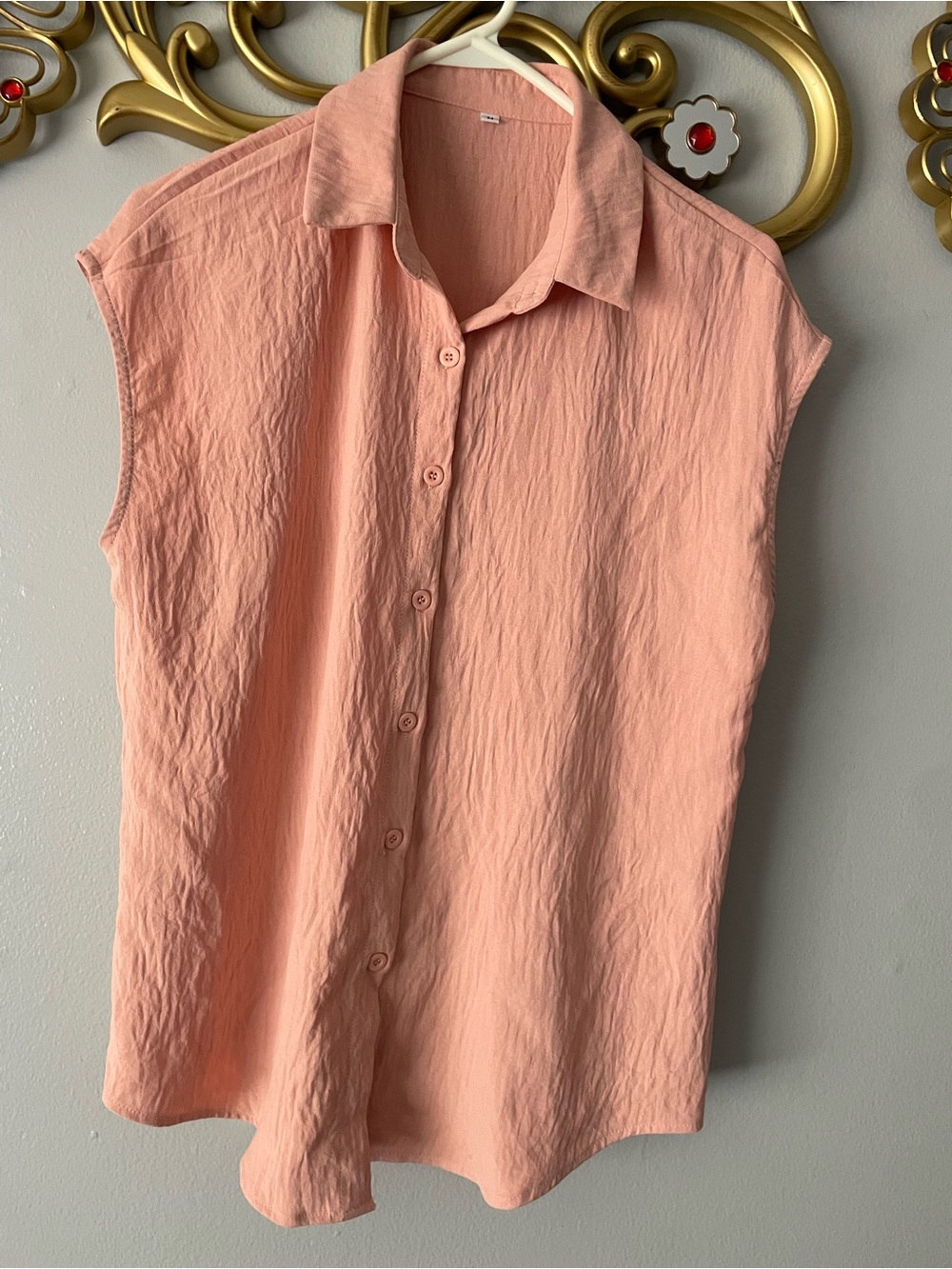 Women Sleeveless peach Button-Front Shirt - Peach Pink size M